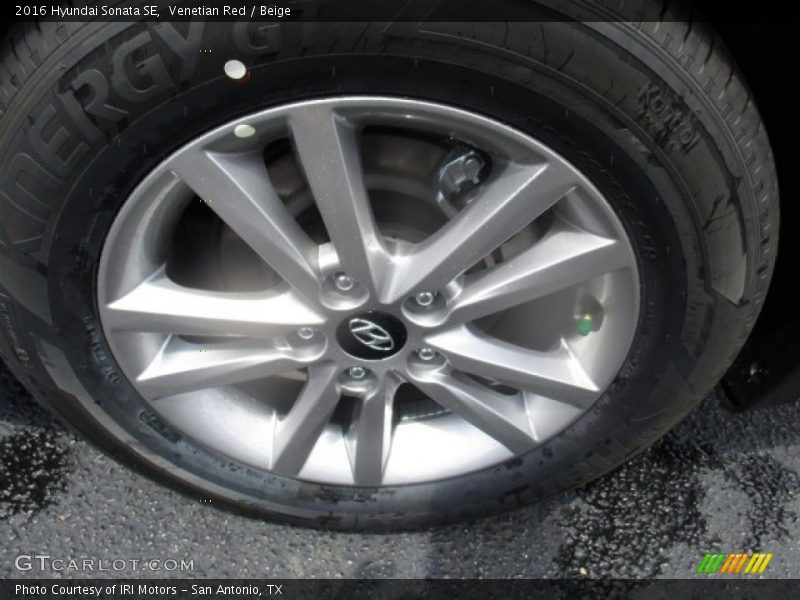 Venetian Red / Beige 2016 Hyundai Sonata SE
