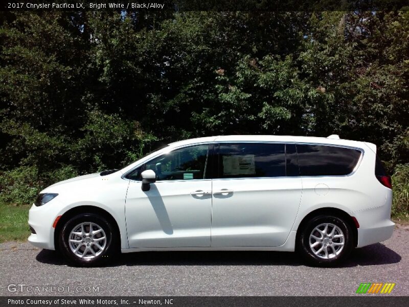 Bright White / Black/Alloy 2017 Chrysler Pacifica LX