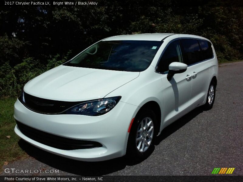 Bright White / Black/Alloy 2017 Chrysler Pacifica LX