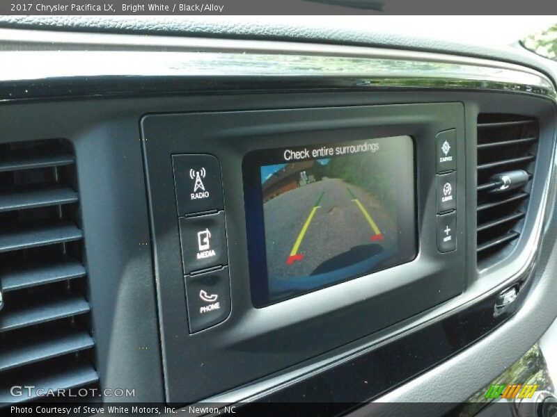 Bright White / Black/Alloy 2017 Chrysler Pacifica LX