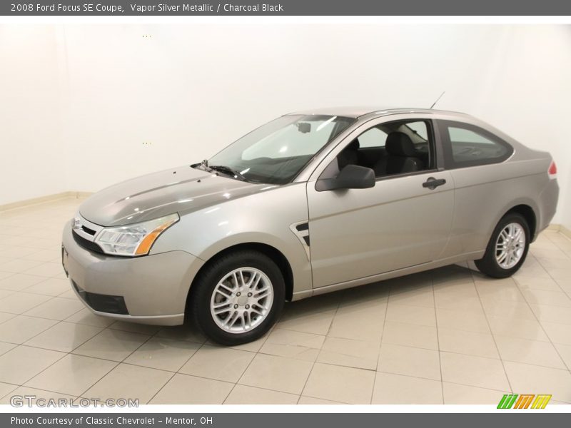 Vapor Silver Metallic / Charcoal Black 2008 Ford Focus SE Coupe