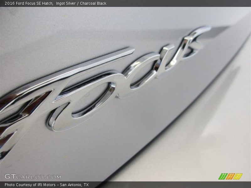 Ingot Silver / Charcoal Black 2016 Ford Focus SE Hatch