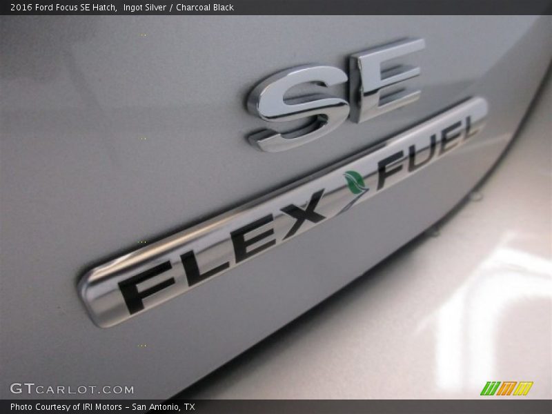 Ingot Silver / Charcoal Black 2016 Ford Focus SE Hatch