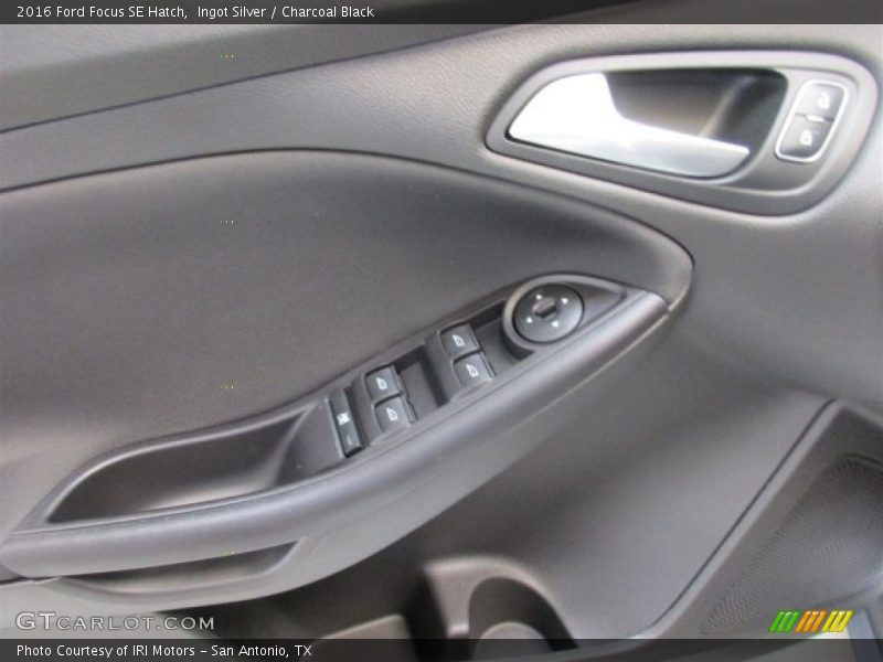 Ingot Silver / Charcoal Black 2016 Ford Focus SE Hatch