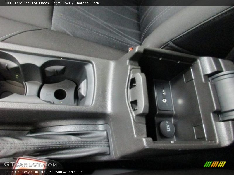 Ingot Silver / Charcoal Black 2016 Ford Focus SE Hatch