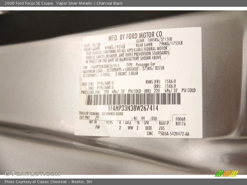 Vapor Silver Metallic / Charcoal Black 2008 Ford Focus SE Coupe