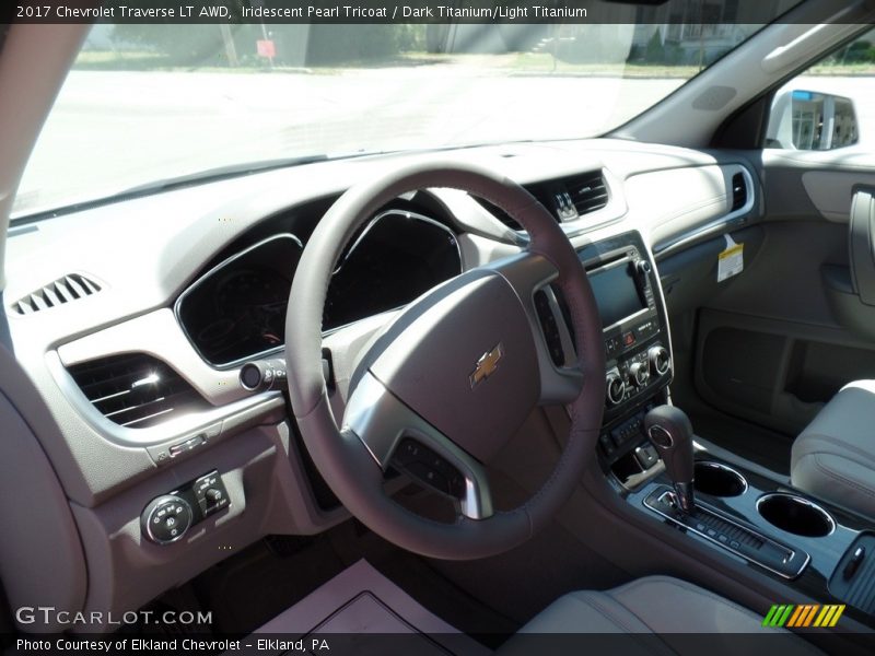 Iridescent Pearl Tricoat / Dark Titanium/Light Titanium 2017 Chevrolet Traverse LT AWD