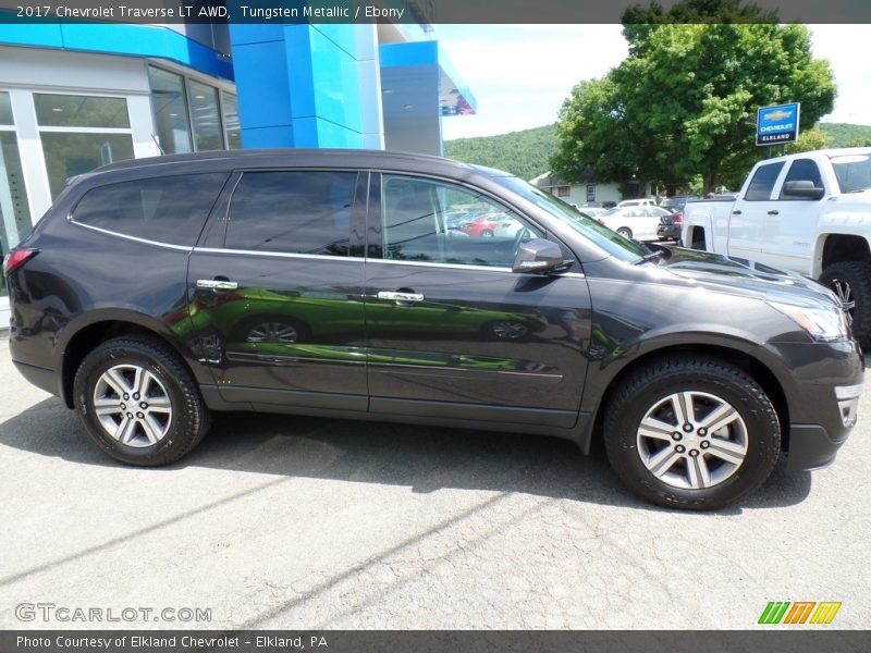 Tungsten Metallic / Ebony 2017 Chevrolet Traverse LT AWD