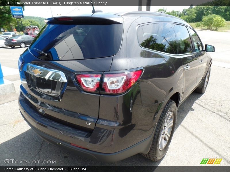 Tungsten Metallic / Ebony 2017 Chevrolet Traverse LT AWD