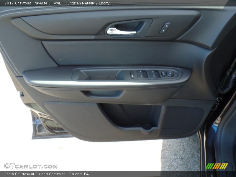 Tungsten Metallic / Ebony 2017 Chevrolet Traverse LT AWD