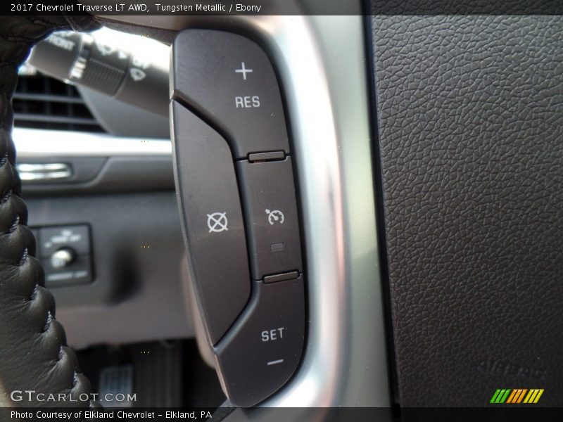 Tungsten Metallic / Ebony 2017 Chevrolet Traverse LT AWD