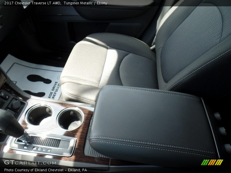 Tungsten Metallic / Ebony 2017 Chevrolet Traverse LT AWD