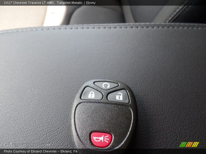 Tungsten Metallic / Ebony 2017 Chevrolet Traverse LT AWD