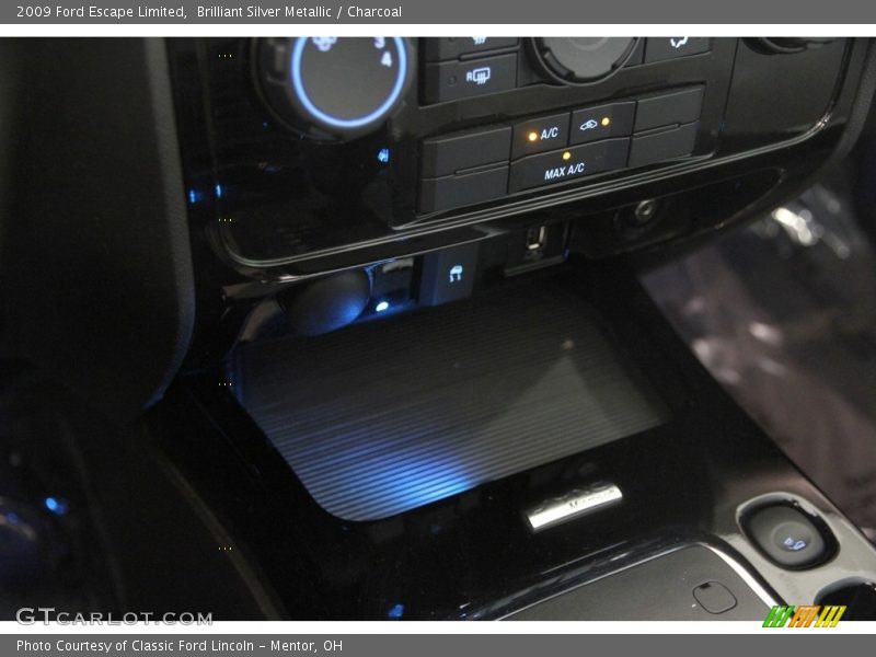 Brilliant Silver Metallic / Charcoal 2009 Ford Escape Limited