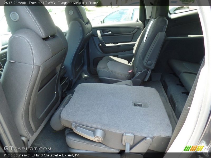 Tungsten Metallic / Ebony 2017 Chevrolet Traverse LT AWD