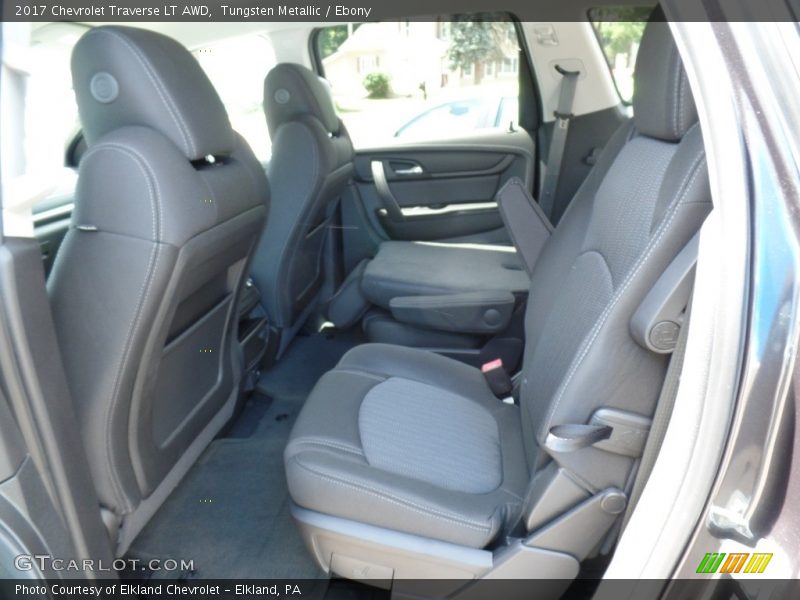 Tungsten Metallic / Ebony 2017 Chevrolet Traverse LT AWD