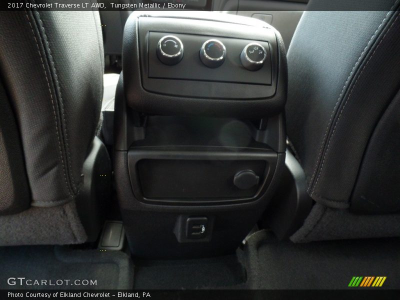 Tungsten Metallic / Ebony 2017 Chevrolet Traverse LT AWD