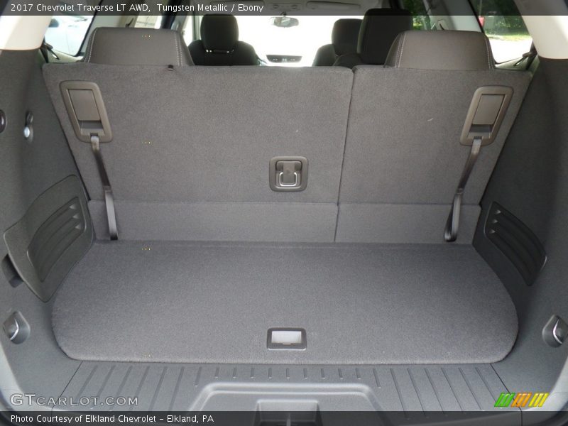 Tungsten Metallic / Ebony 2017 Chevrolet Traverse LT AWD