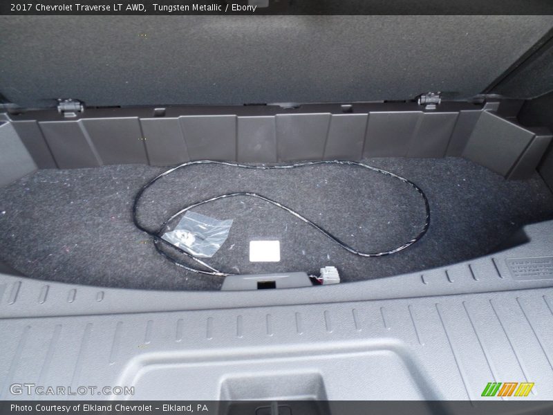 Tungsten Metallic / Ebony 2017 Chevrolet Traverse LT AWD