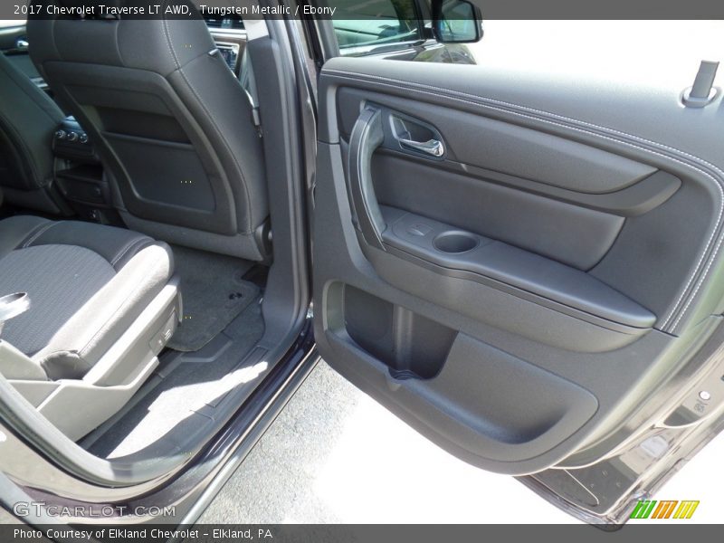 Tungsten Metallic / Ebony 2017 Chevrolet Traverse LT AWD