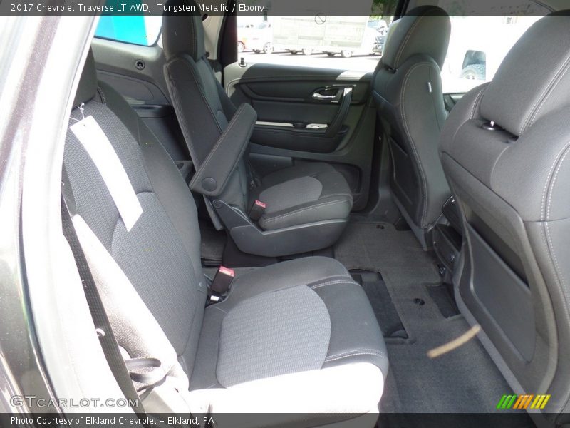 Tungsten Metallic / Ebony 2017 Chevrolet Traverse LT AWD