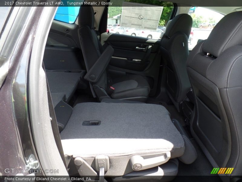 Tungsten Metallic / Ebony 2017 Chevrolet Traverse LT AWD