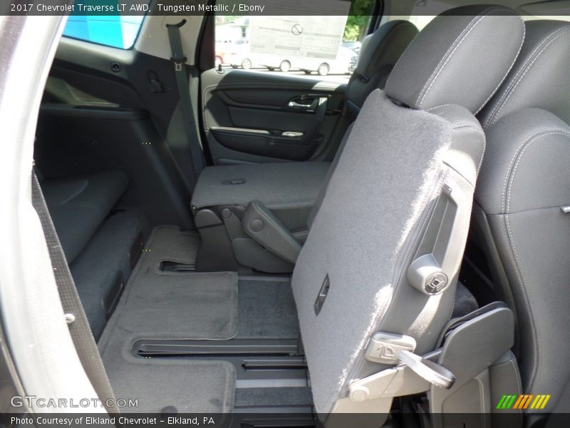 Tungsten Metallic / Ebony 2017 Chevrolet Traverse LT AWD