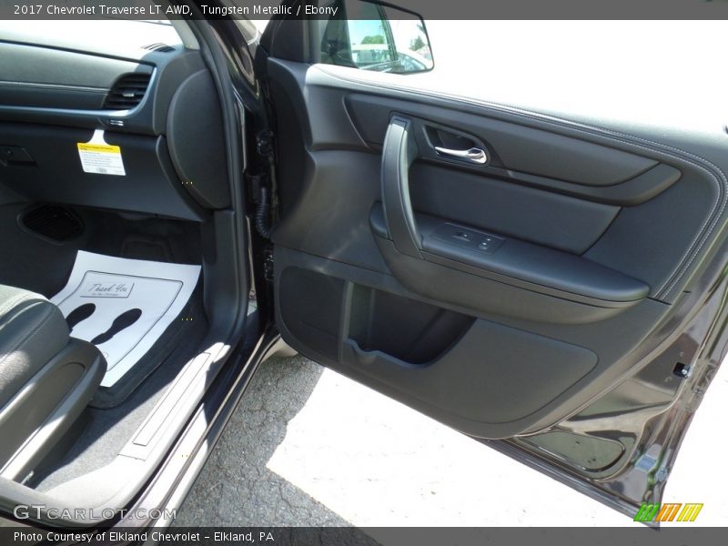 Tungsten Metallic / Ebony 2017 Chevrolet Traverse LT AWD