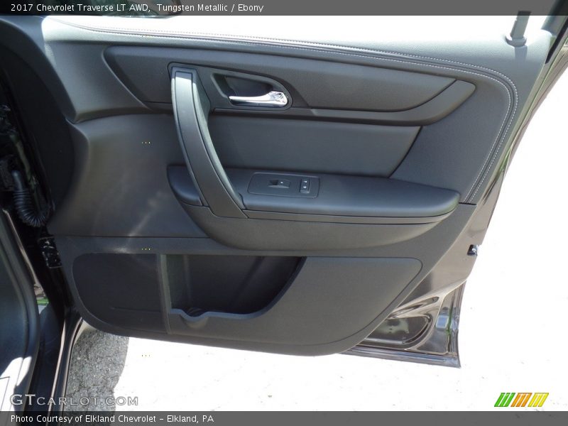 Tungsten Metallic / Ebony 2017 Chevrolet Traverse LT AWD