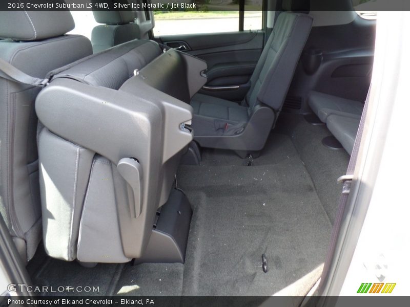 Silver Ice Metallic / Jet Black 2016 Chevrolet Suburban LS 4WD