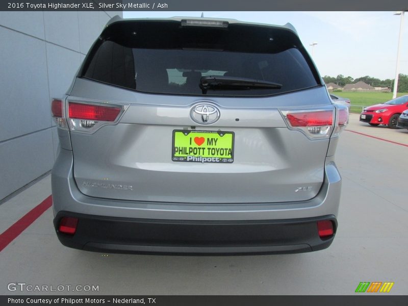 Silver Sky Metallic / Ash 2016 Toyota Highlander XLE