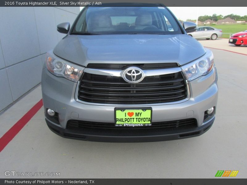 Silver Sky Metallic / Ash 2016 Toyota Highlander XLE