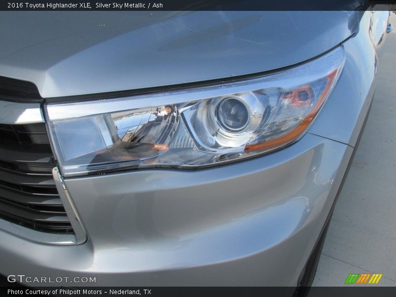 Silver Sky Metallic / Ash 2016 Toyota Highlander XLE