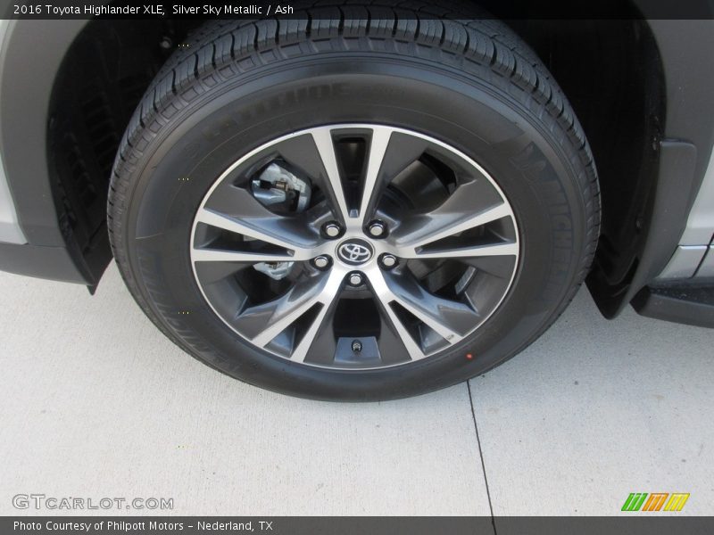 Silver Sky Metallic / Ash 2016 Toyota Highlander XLE