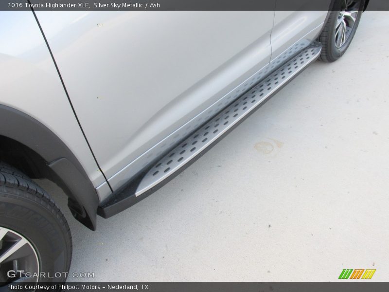 Silver Sky Metallic / Ash 2016 Toyota Highlander XLE