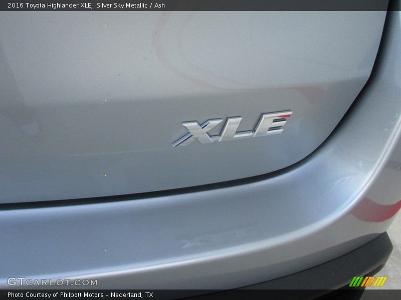 Silver Sky Metallic / Ash 2016 Toyota Highlander XLE