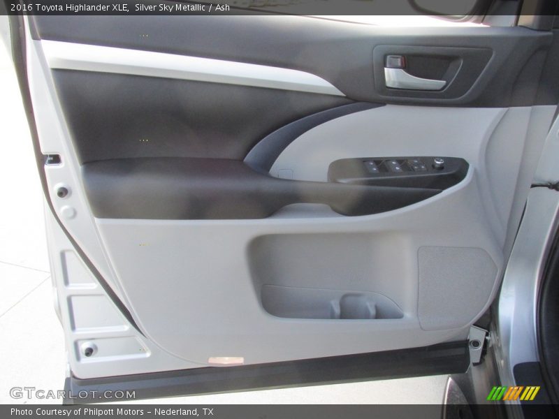 Silver Sky Metallic / Ash 2016 Toyota Highlander XLE