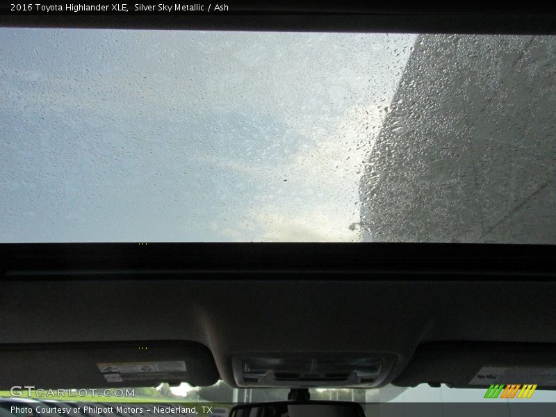 Silver Sky Metallic / Ash 2016 Toyota Highlander XLE