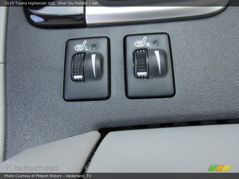 Silver Sky Metallic / Ash 2016 Toyota Highlander XLE
