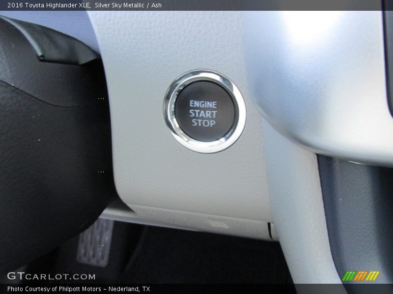 Silver Sky Metallic / Ash 2016 Toyota Highlander XLE