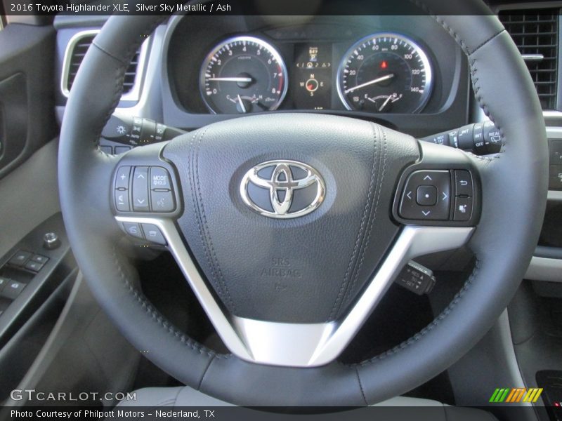 Silver Sky Metallic / Ash 2016 Toyota Highlander XLE