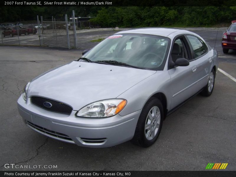 Silver Frost Metallic / Medium/Dark Flint 2007 Ford Taurus SE