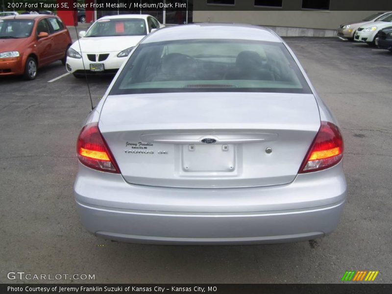 Silver Frost Metallic / Medium/Dark Flint 2007 Ford Taurus SE