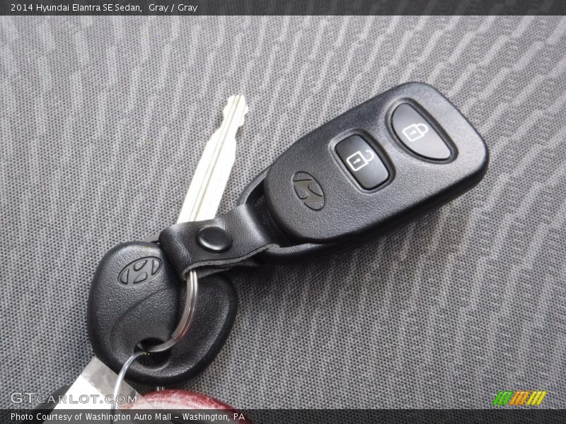 Gray / Gray 2014 Hyundai Elantra SE Sedan