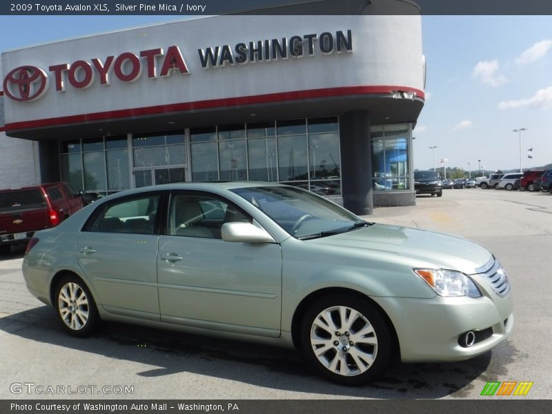 Silver Pine Mica / Ivory 2009 Toyota Avalon XLS