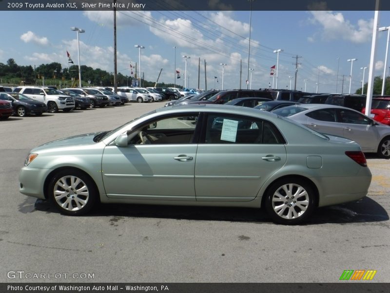 Silver Pine Mica / Ivory 2009 Toyota Avalon XLS