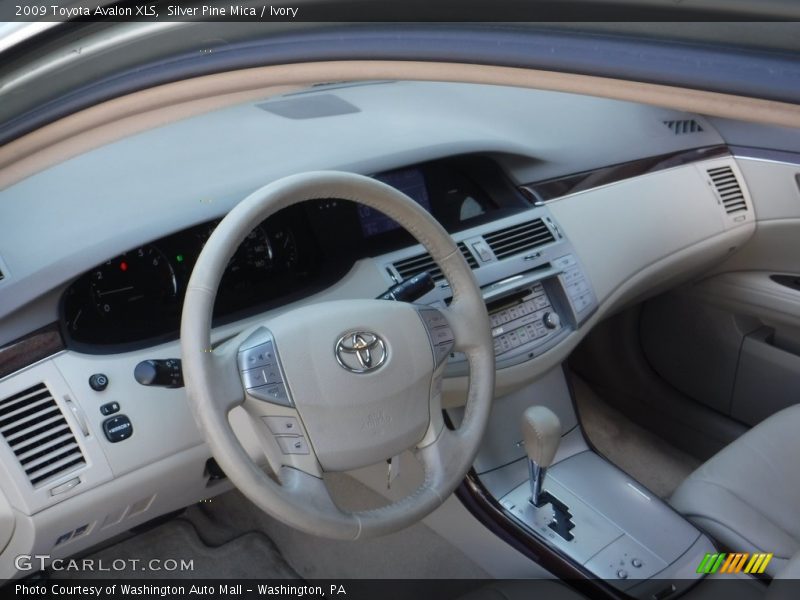 Silver Pine Mica / Ivory 2009 Toyota Avalon XLS