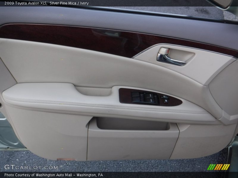 Silver Pine Mica / Ivory 2009 Toyota Avalon XLS