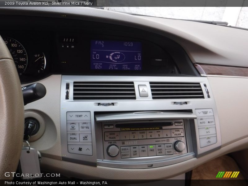 Silver Pine Mica / Ivory 2009 Toyota Avalon XLS