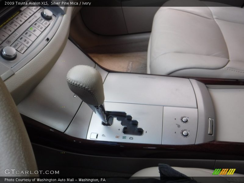 Silver Pine Mica / Ivory 2009 Toyota Avalon XLS